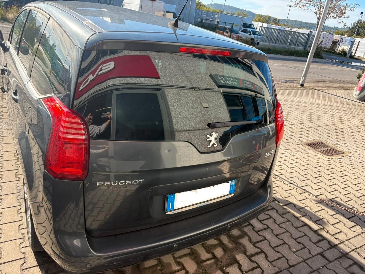 Peugeot 5008 2.0 HDi 150CV Féline