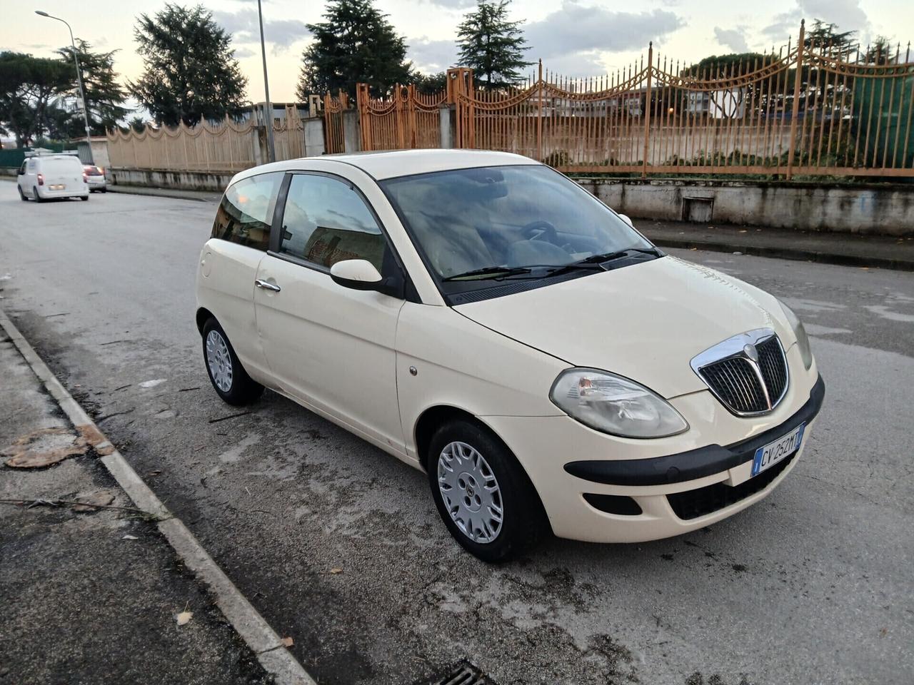 Lancia Ypsilon 1.2 Argento anno 2005