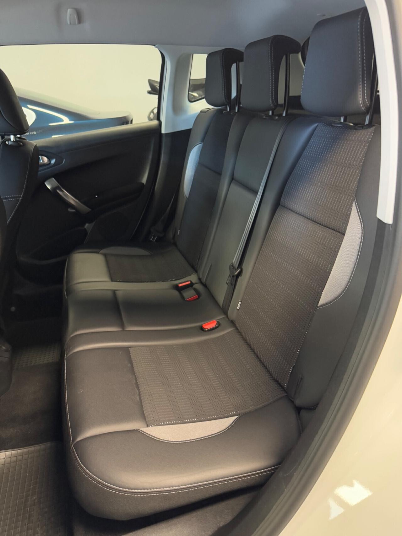 Peugeot 2008 BlueHDi 100 Allure