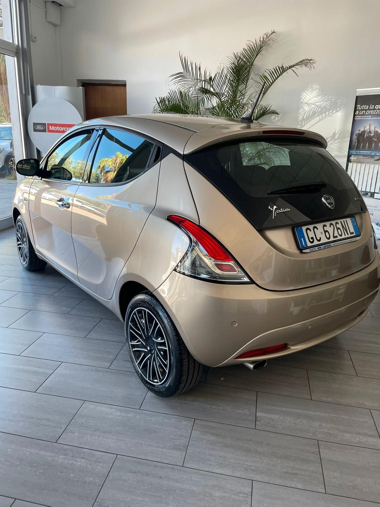 Lancia Ypsilon