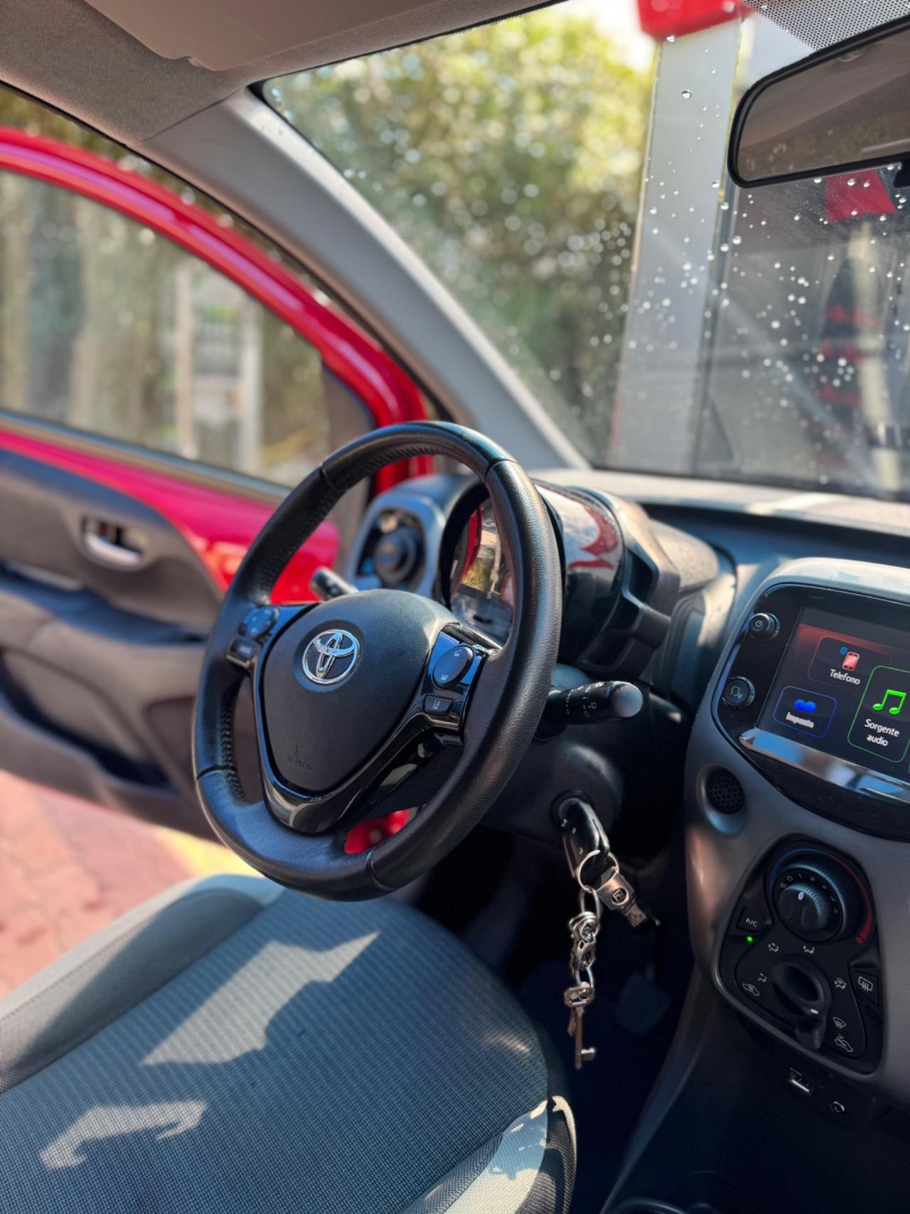 Toyota Aygo Connect 1.0 VVT-i 72 CV 5 porte x-clusiv MMT