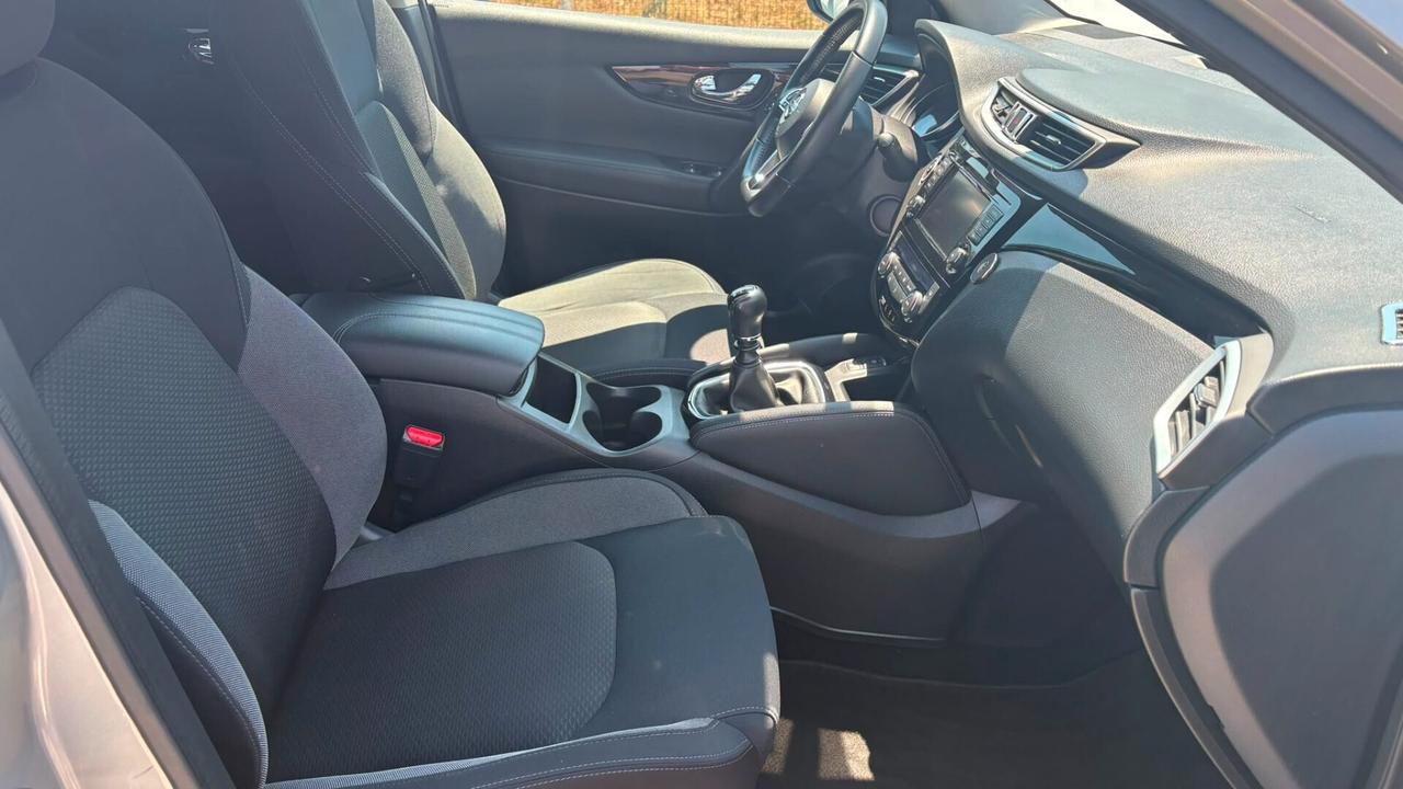Nissan Qashqai 1.3 DIG-T 140 CV Tekna