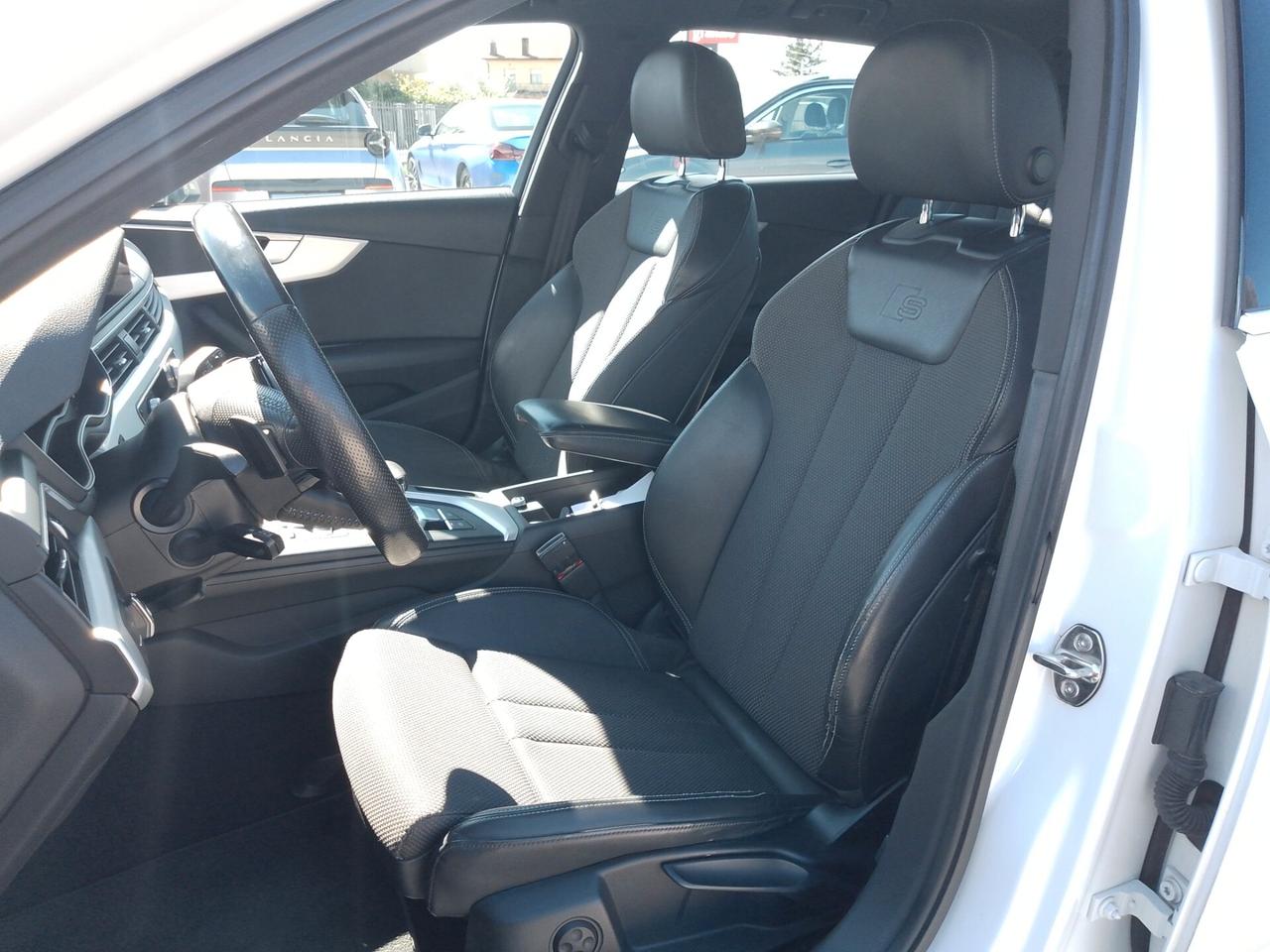 Audi A4 S LINE -VIRTUAL-POCHI KM