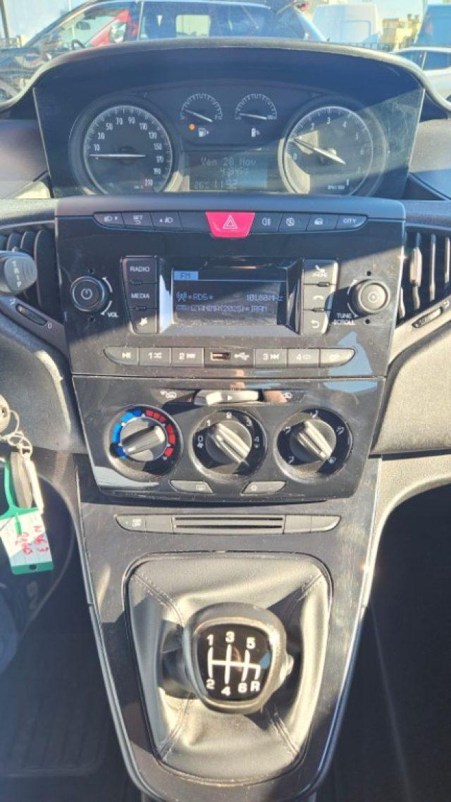 LANCIA Ypsilon 1.0 FireFly 5 porte S&S Hybrid Silver