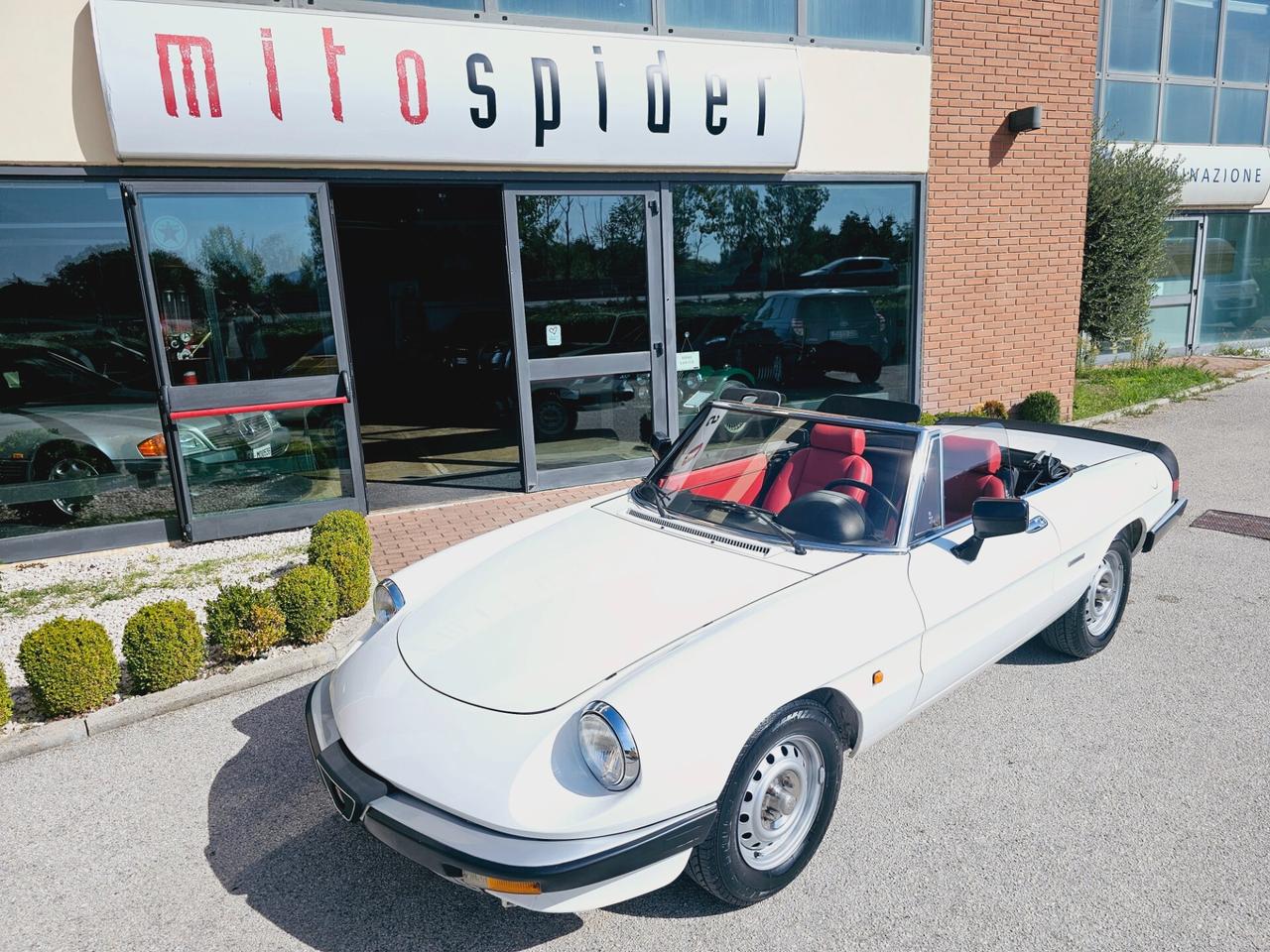 Alfa Romeo Spider 1.6