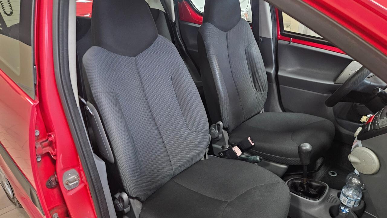 Toyota Aygo 1.0 12V VVT-i 5 porte Sol