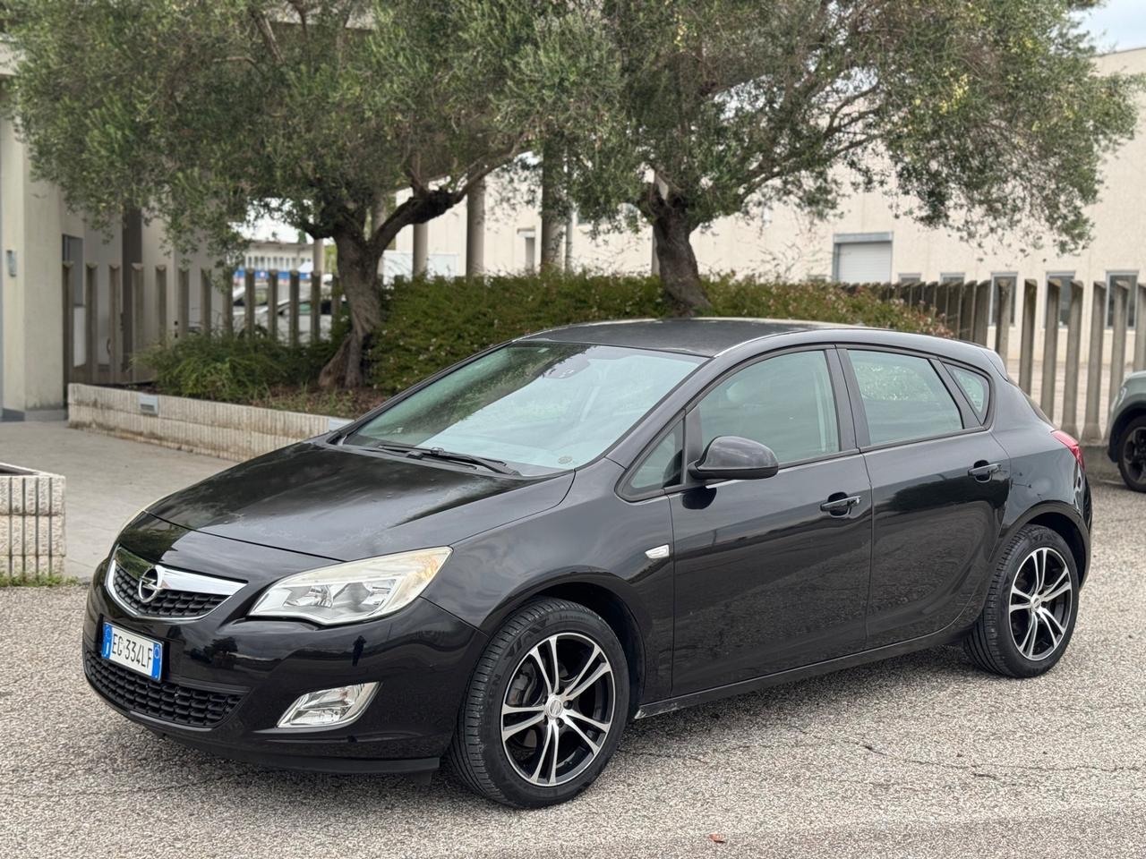 Opel Astra 1.3 CDTI 95CV 5 porte Cosmo