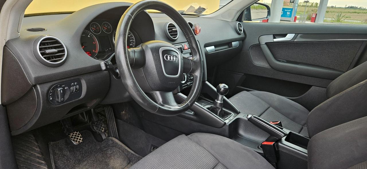 Audi A3 2.0 16V TDI Ambiente