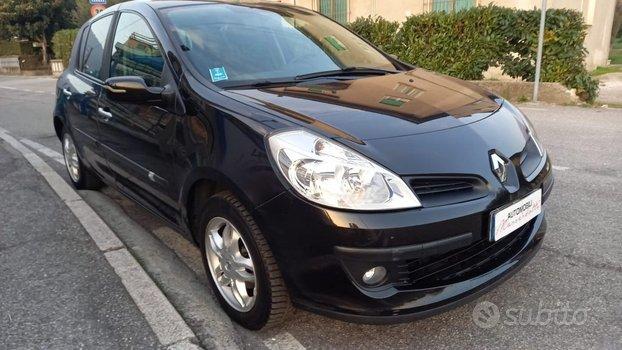 RENAULT Clio 1.2 16V 5 porte Le Iene