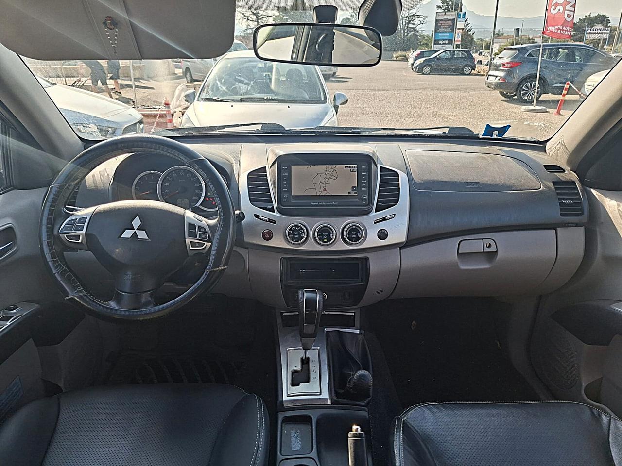 Mitsubishi L200 2.5 DOPPIA -CABINA 178cv AUTOMATICO