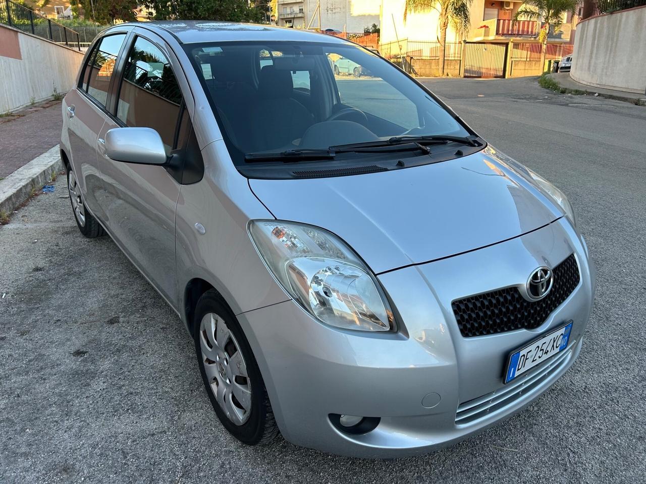 Toyota Yaris 1.3 benz ideale per neo patentati