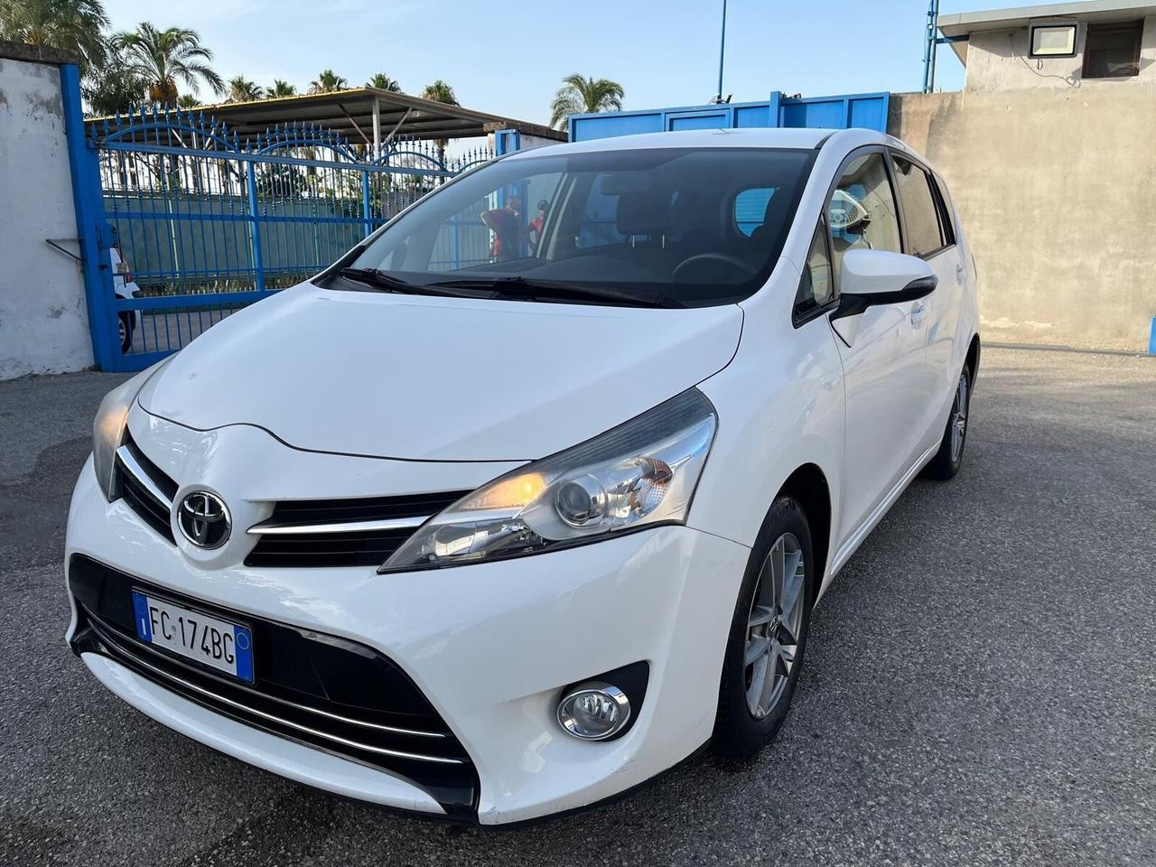 Toyota verso 1.6 D-4D- km 140000-12/2015