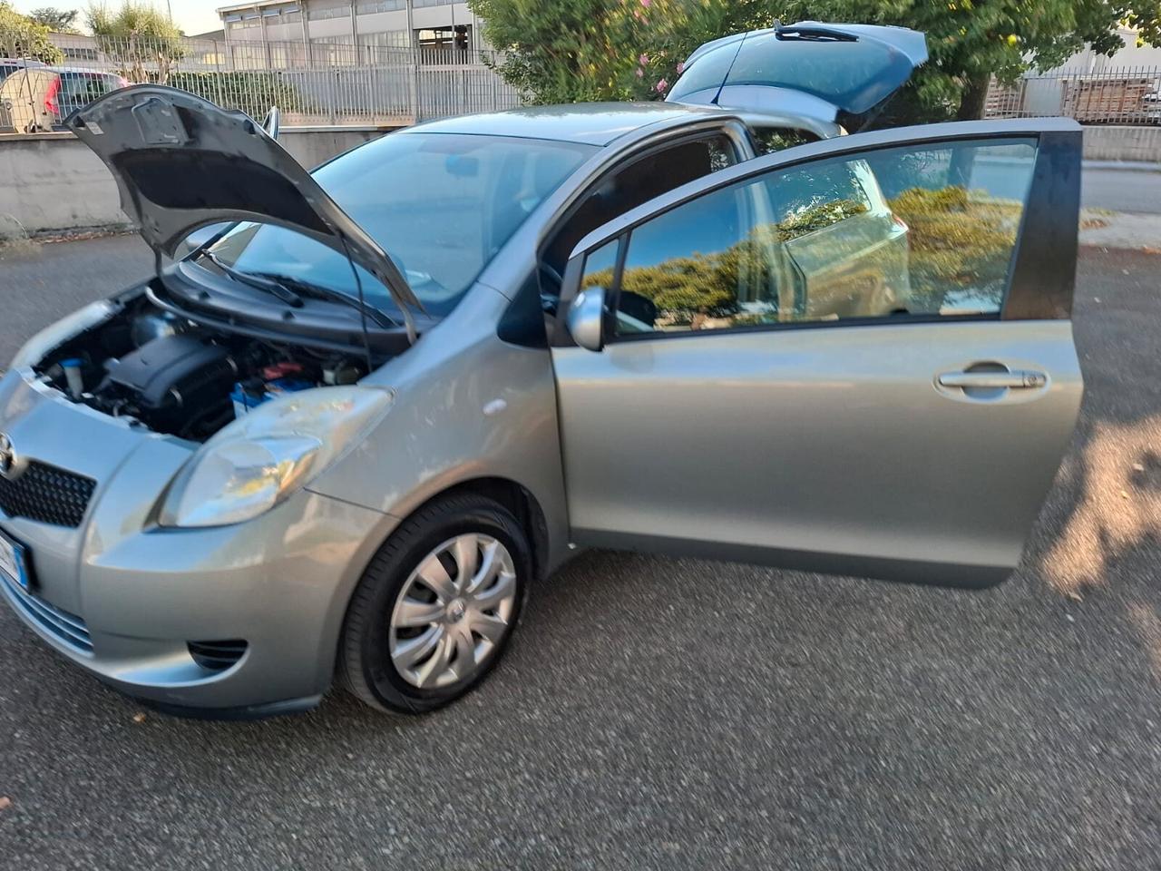 Toyota Yaris 1.0 3 porte 09 SOLO 116.000 KM Navigatore