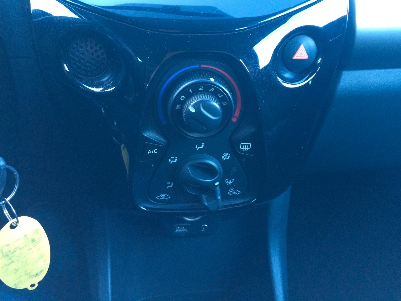 2017 Peugeot 108-----1.0 benzina tagliandata per neopatentati!!!!