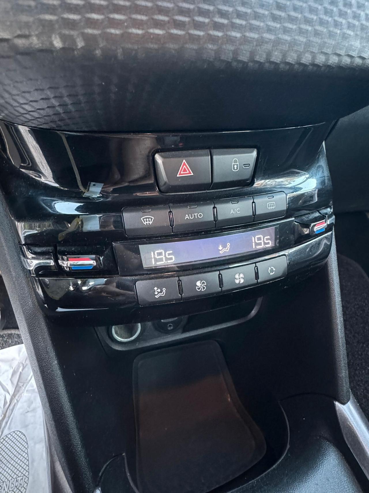 Peugeot 2008 1.4 HDI 68cv ACTIVE