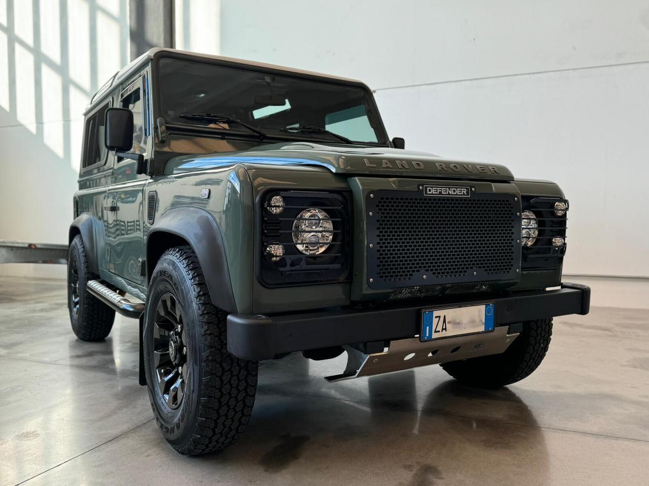 Land Rover Defender 90