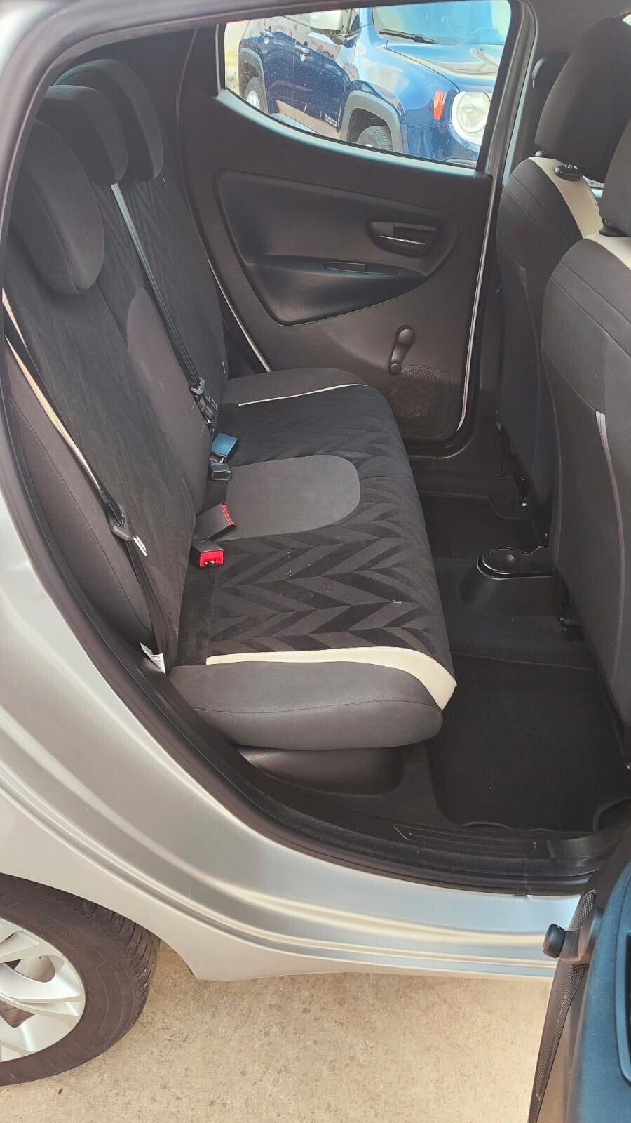 Lancia Ypsilon 1.2 69 CV 5 porte Platinum