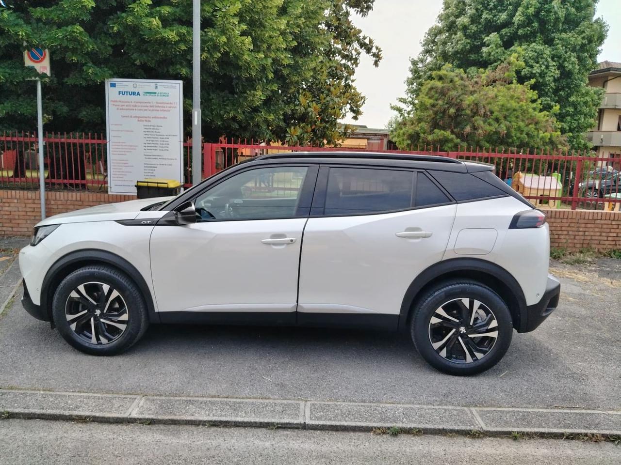Peugeot 2008 GT 1.5 Blue HDI 110