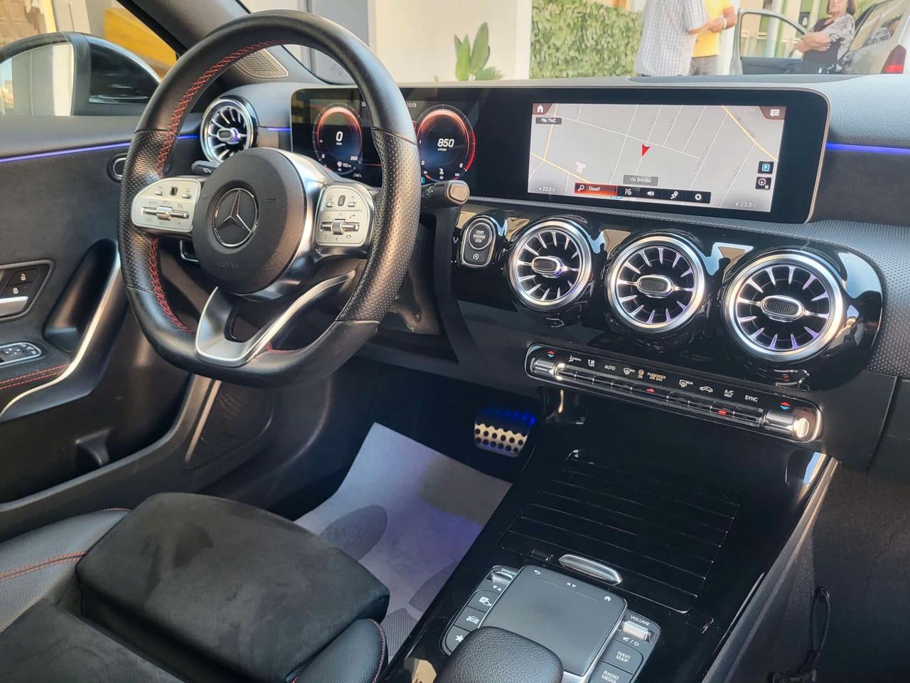 Mercedes A 180 d Autom. Premium/Amg+Luci Ambiente...