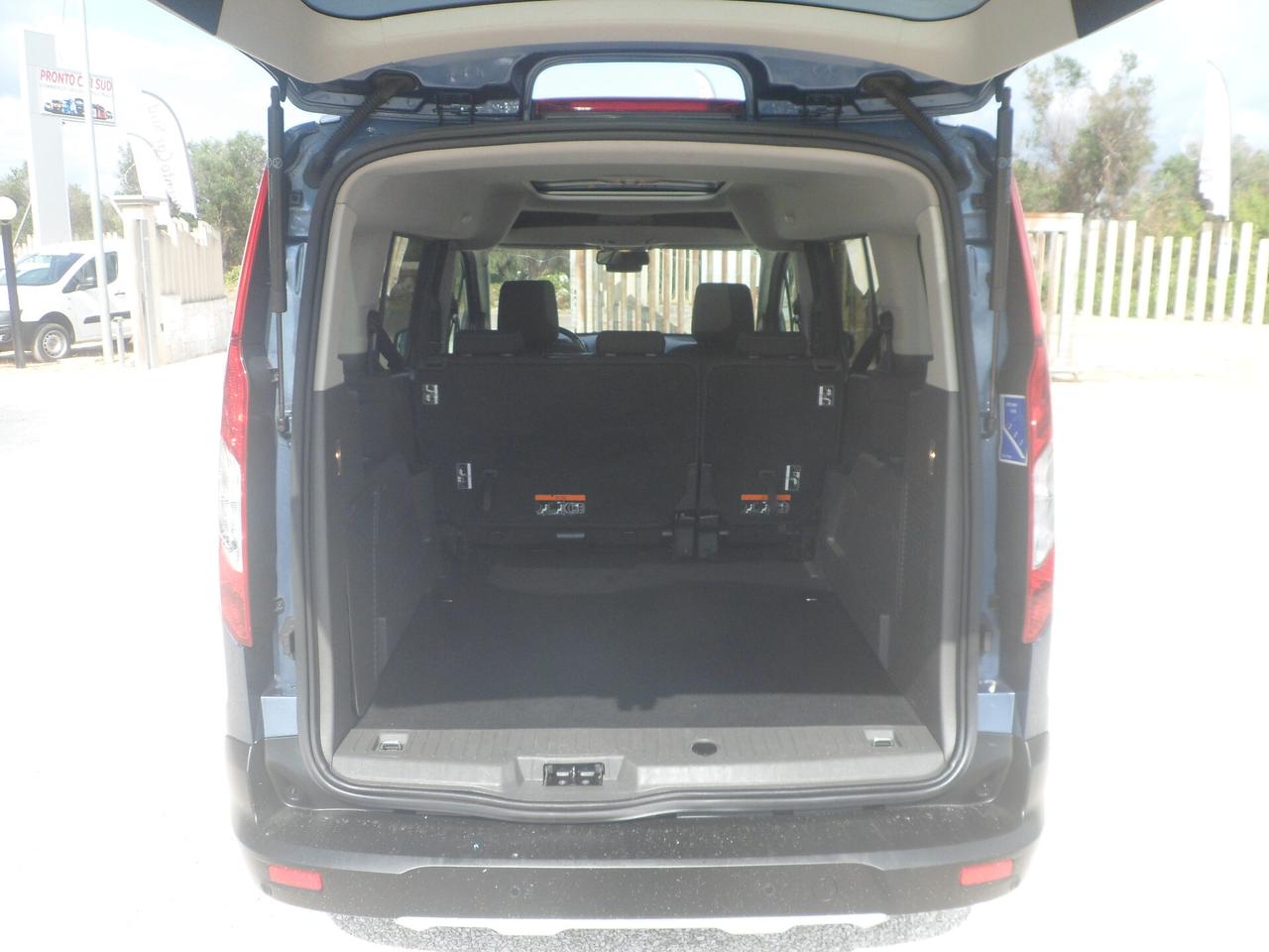 Ford Grand Tourneo Connect 5 posti autovettura