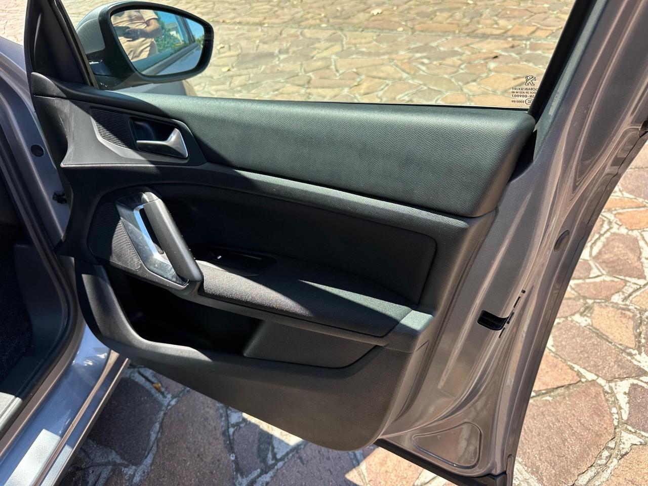 Peugeot 308 BlueHDi 120 S&S SW Allure