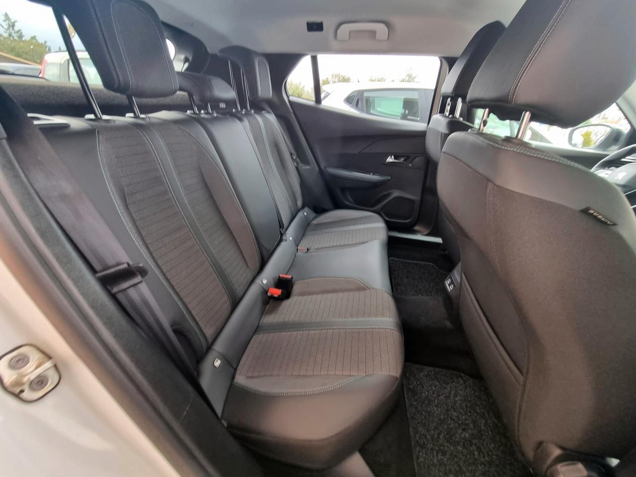 Peugeot 2008 BlueHDi 110 S&S Allure Pack