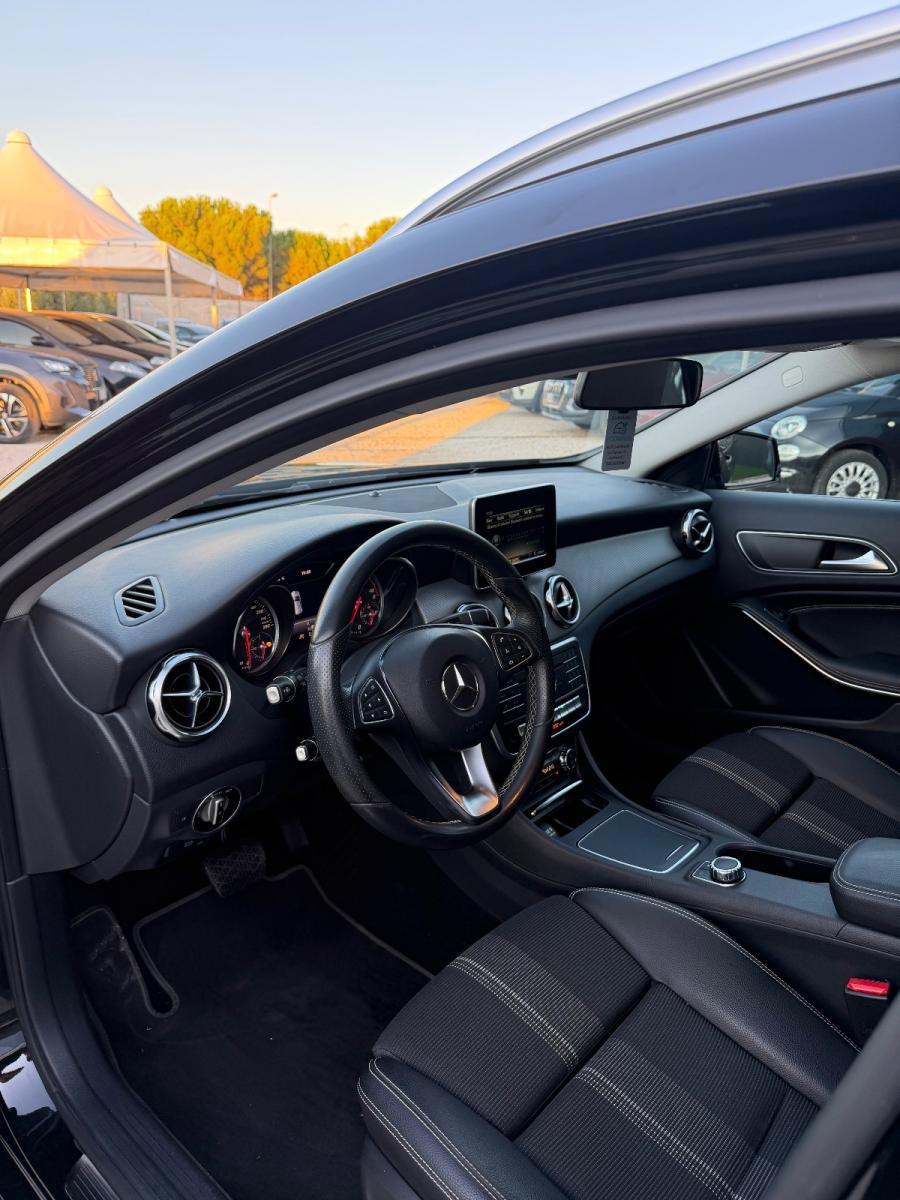MERCEDES - Classe GLA - GLA 200 d Automatic Sport
