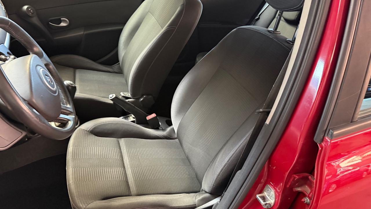 Renault Clio 1.2 16V 5 porte GPL Dynamique