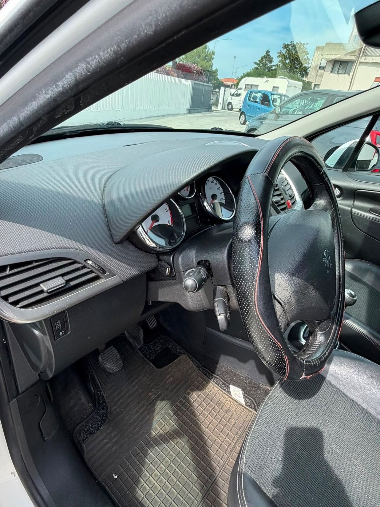 Peugeot 207 1.6 8V HDi 112CV SW Ciel Allure