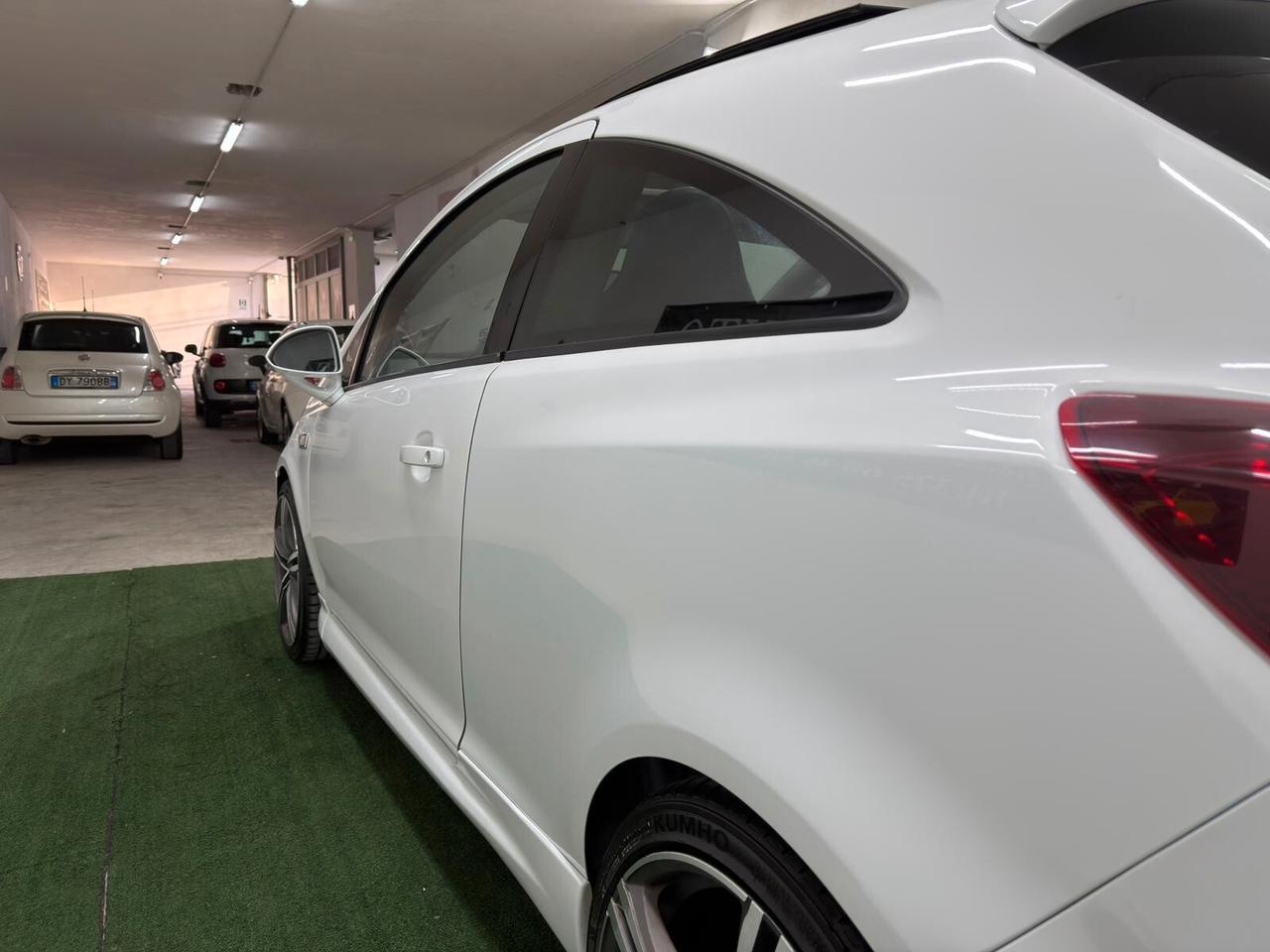 Opel Corsa 1.6 T 192CV 3 porte OPC