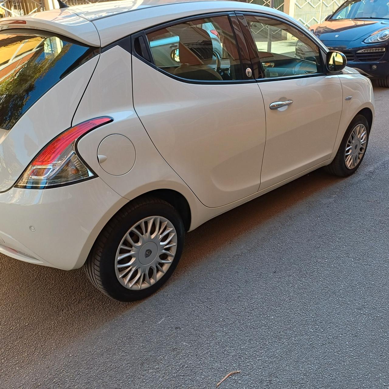 Lancia Ypsilon 1.2 69 CV 5 porte GPL