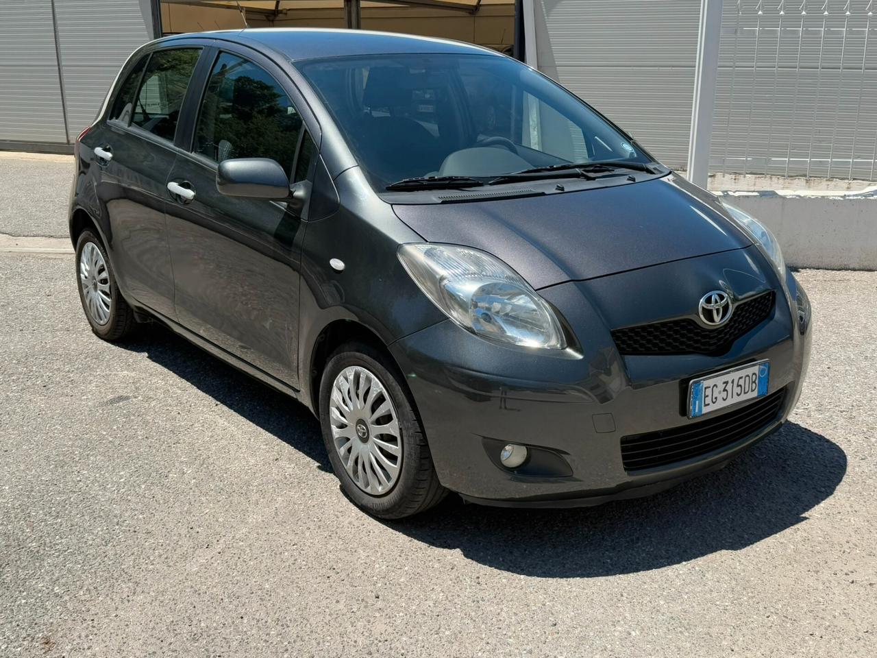 Toyota Yaris 1.0 5 porte Sol