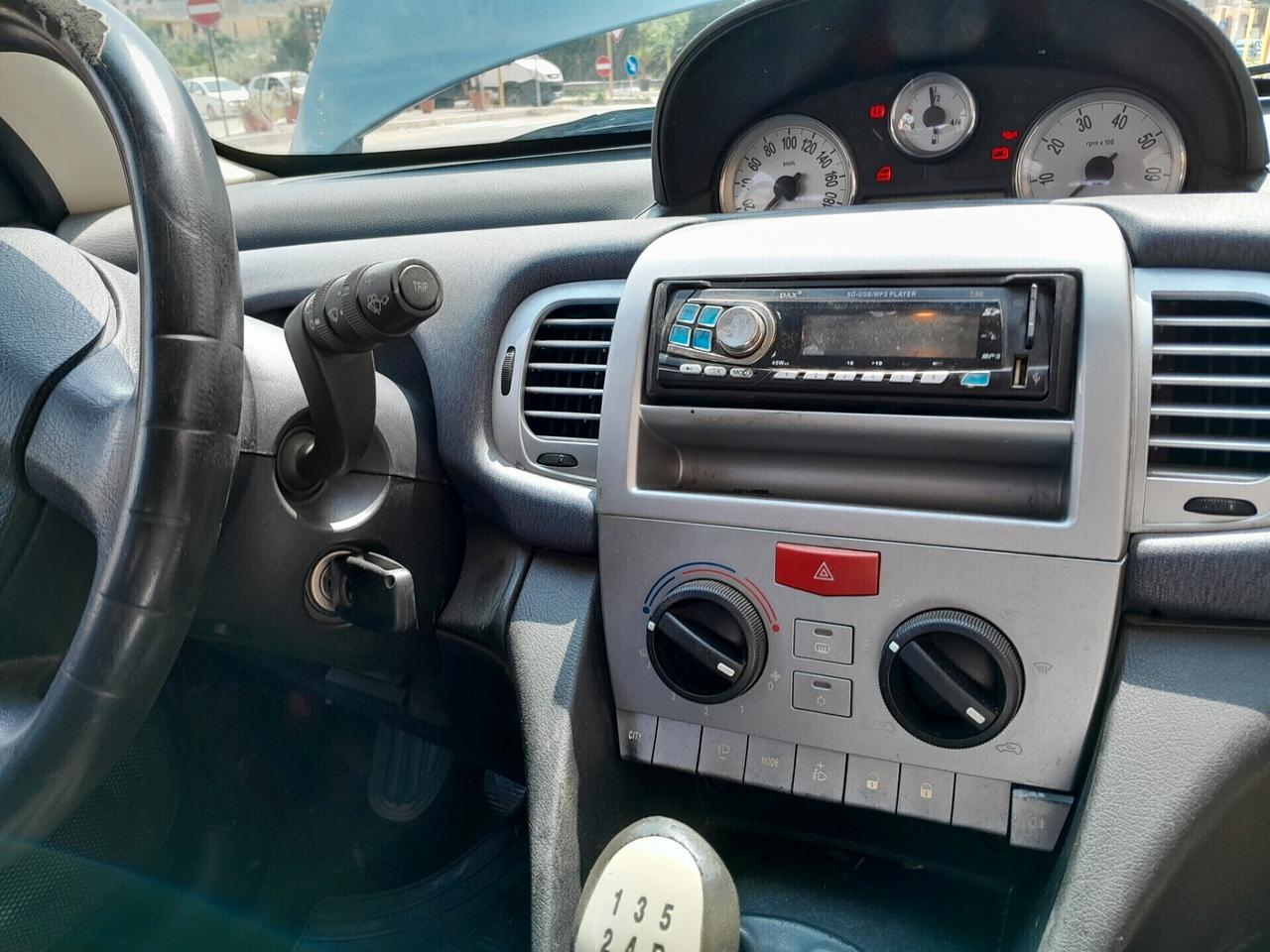 Lancia Ypsilon 1.2 Argento