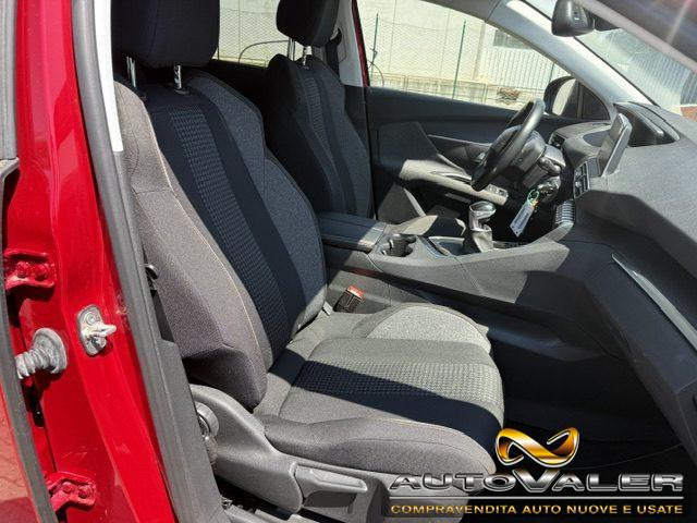 PEUGEOT 3008 PureTech Turbo 130 S&S Allure,Navi