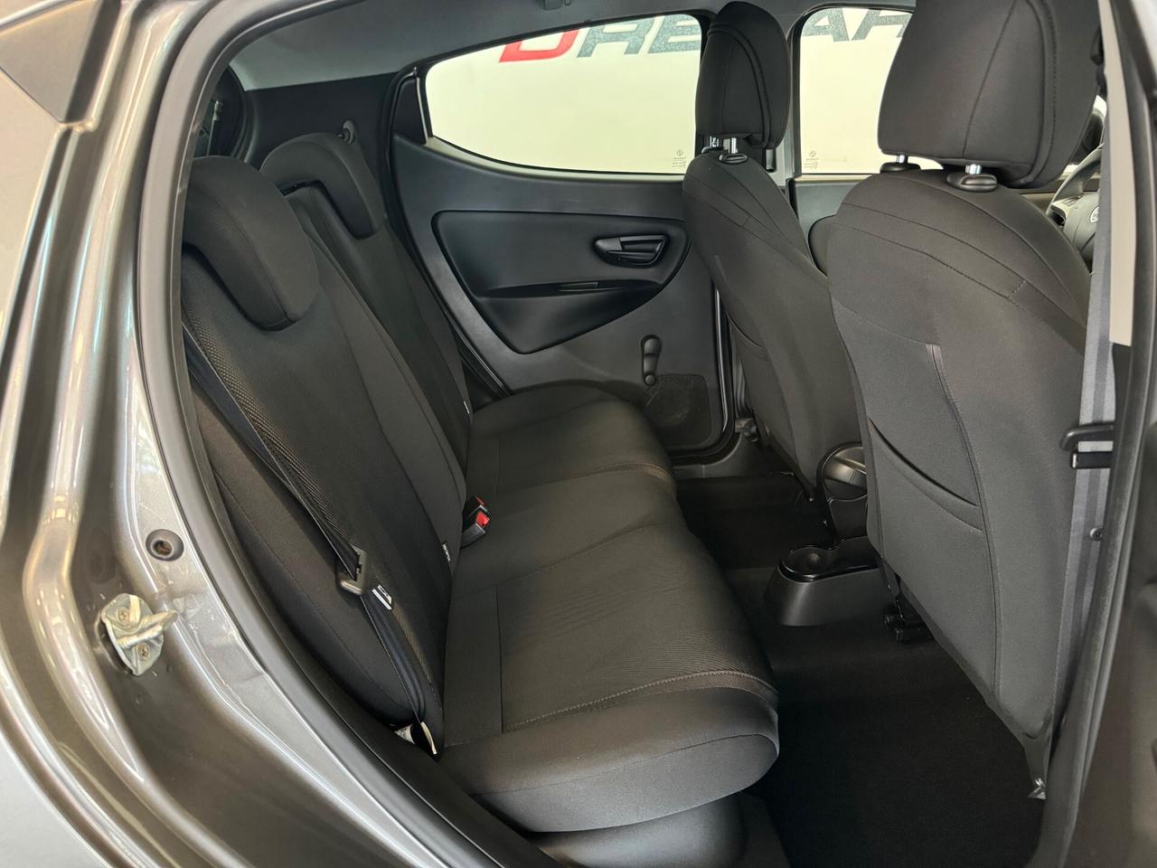 Lancia Ypsilon 1.2 69 CV 5 porte S&S Gold 30.000 KM UNIPROP.