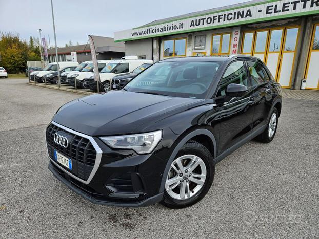 AUDI Q3 35 TDI S tronic Business