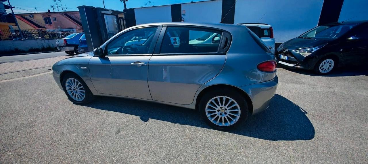 Alfa Romeo 147 1.6 16V TS 5 porte Distinctive