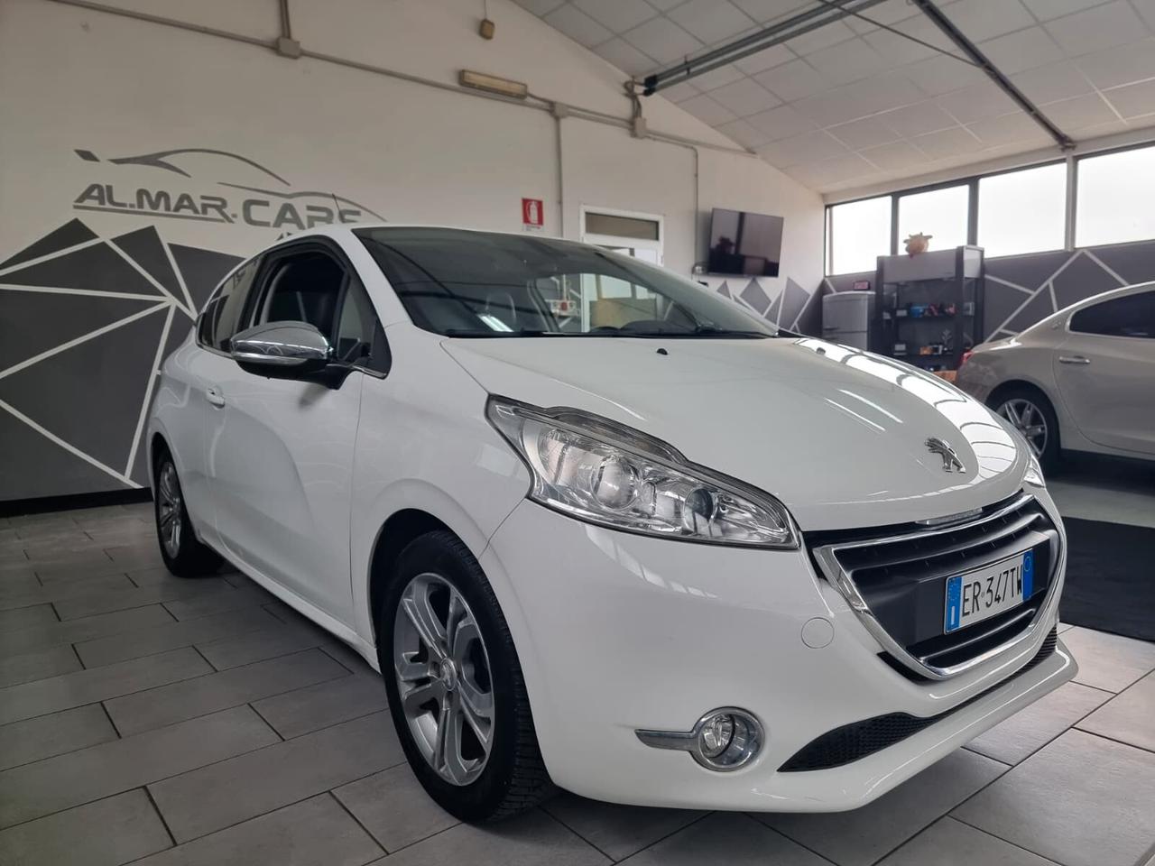 Peugeot 208 1.2 VTi 3 porte Allure NEOPATENTATI
