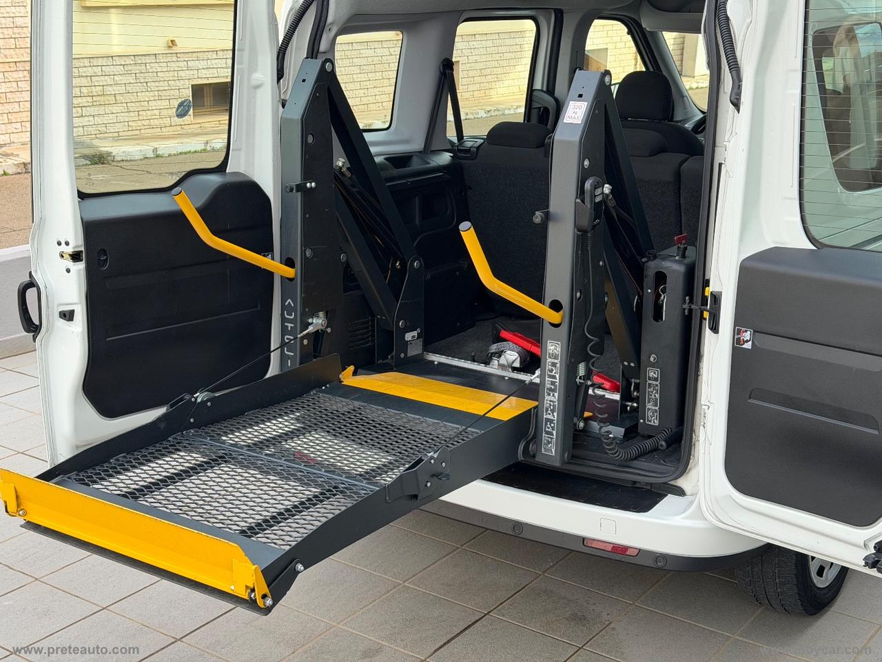 Doblò 1.6 MJT 120CV TETTO ALTO TRASPORTO DISABILI