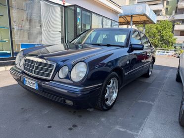 Mercedes-benz E 250 turbodiesel cat Elegance
