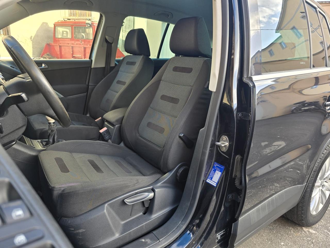 Volkswagen Tiguan 2.0 16V TDI DPF tiptronic Sport & Style (18°)