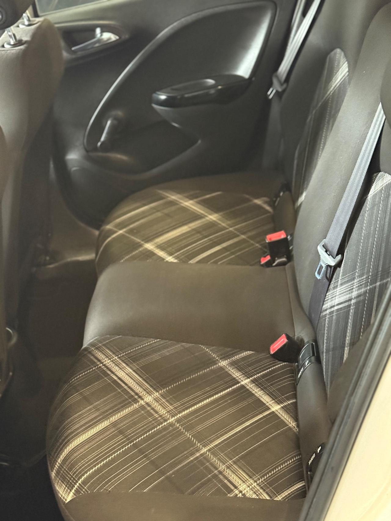 Opel Corsa 1.4 90CV GPL Tech 5 porte b-Color