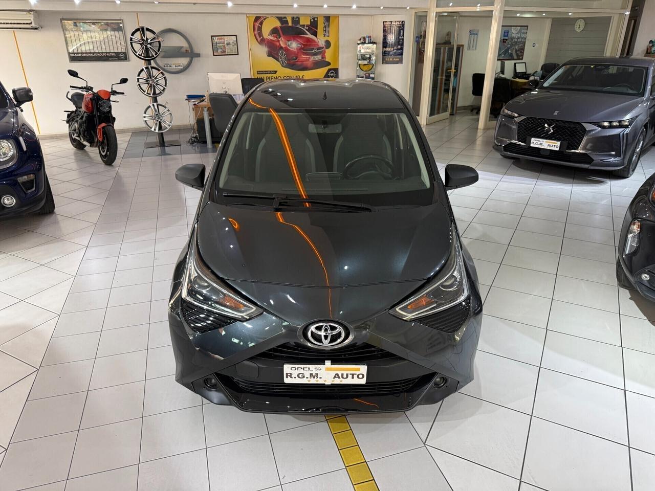 Toyota Aygo 1.0 VVT-i 72 CV 5 porte x-play MMT