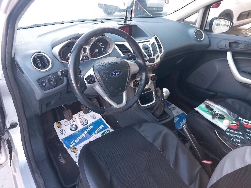 Ford Fiesta 1.6 TDCi 3p. Ghia x neo patentati km 208000 ottime condizioni