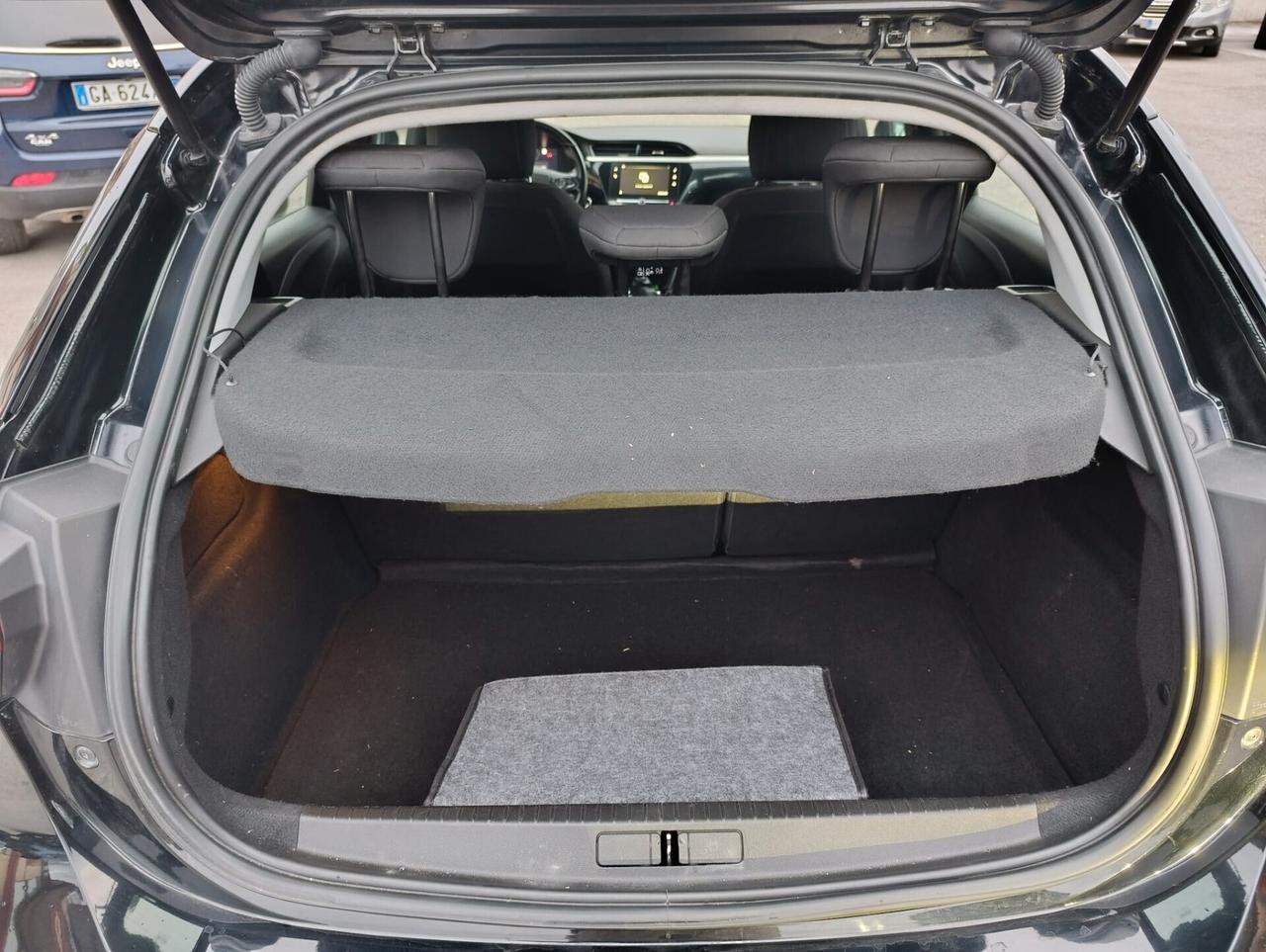 Opel Corsa 1.2 GS LINE