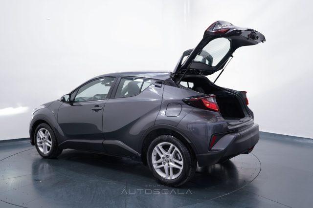 TOYOTA C-HR 1.8 Hybrid E-CVT Business