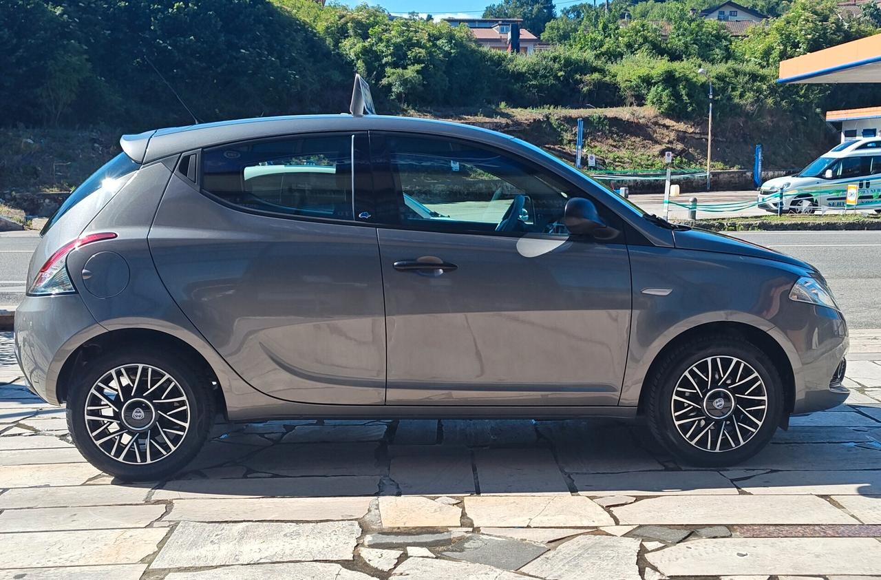LANCIA YPSILON 1.2 69 CV 5P. GPL ECOCHIC ELEFANTINO BLU