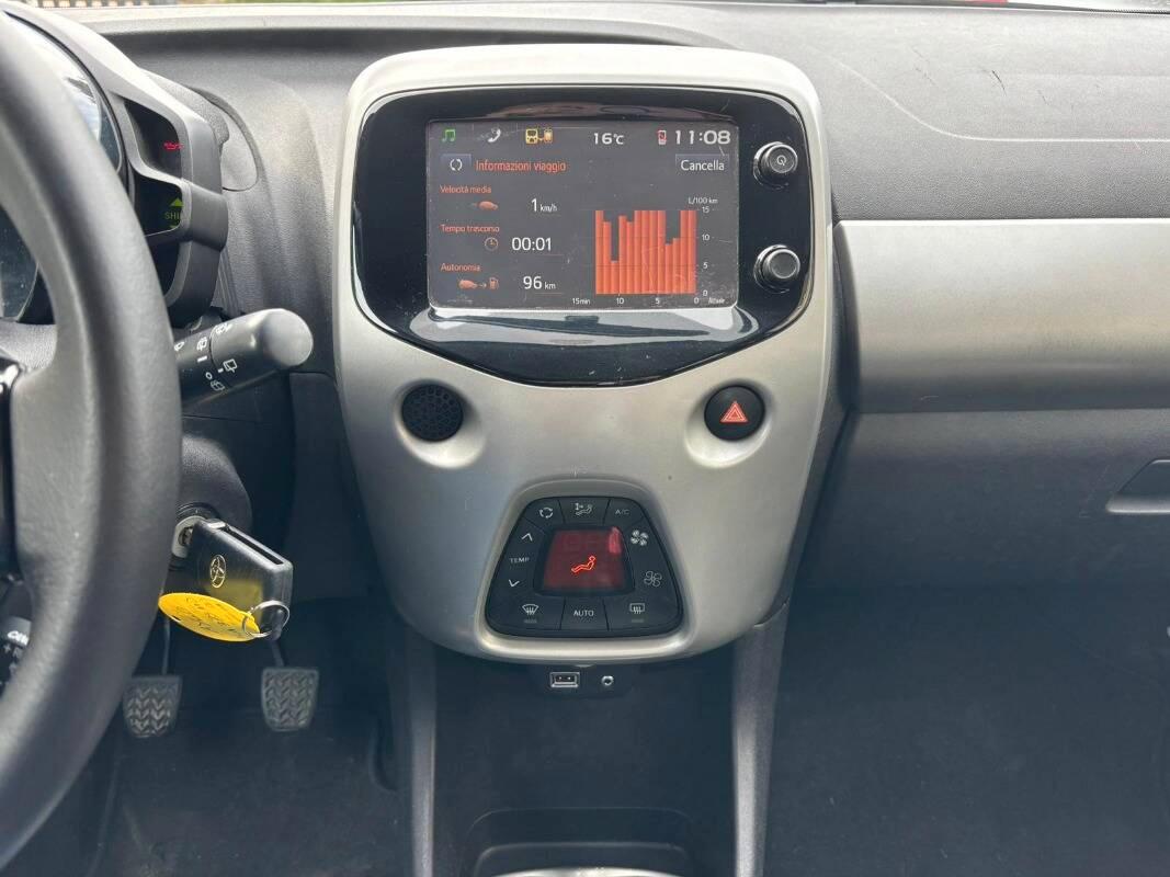 Toyota Aygo 1.0 x-play 5p