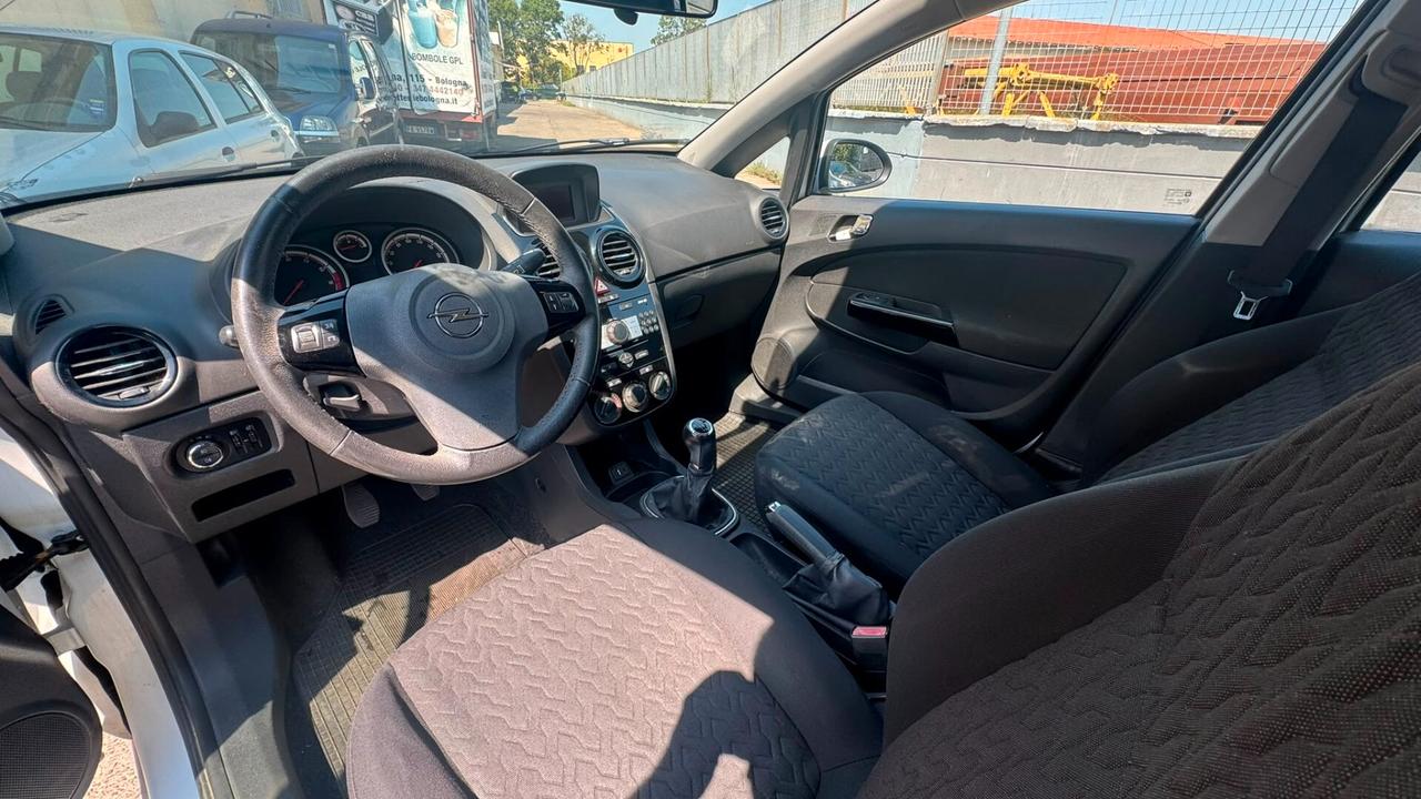 Opel Corsa 1.2 5 porte Sport