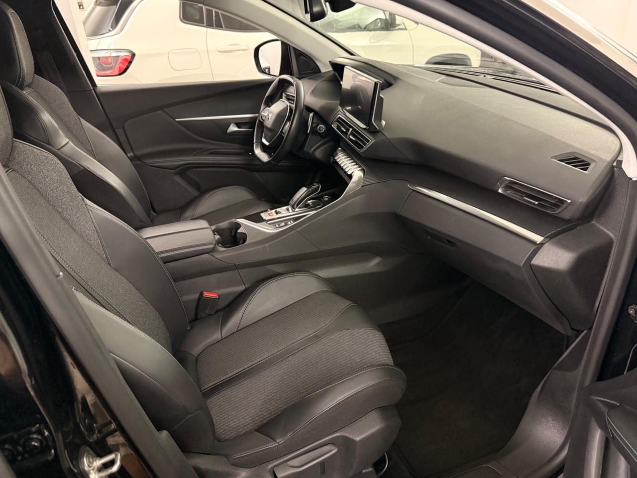 Peugeot 3008 BlueHDi 130 S&S EAT8 Allure